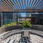 Stylish Studio Apartment With Rooftop Pool!