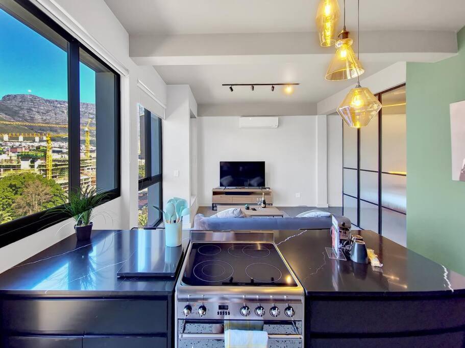 Apartamento Stylish With Rooftop Pool!