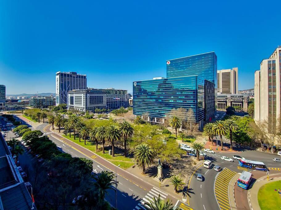 Stylish With Rooftop Pool! Apartamento *